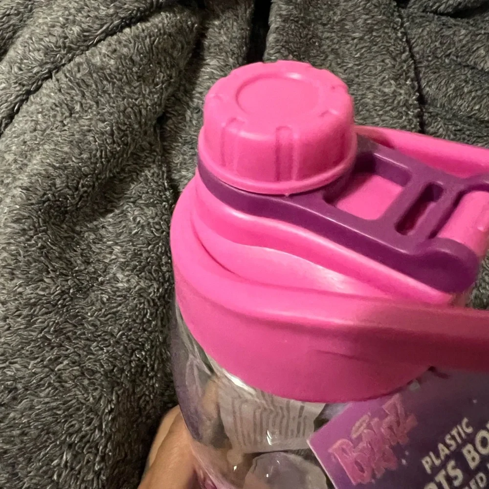Bratz 28 oz water bottle‎